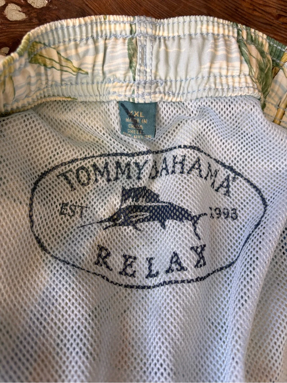 Tommy Bahama Floral Beach Swim Trunks Netted Liner Pockets Men’s Size XXL